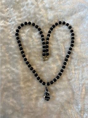 🍀Glass Black Beaded Necklace with Swirl Teardrop Pendant